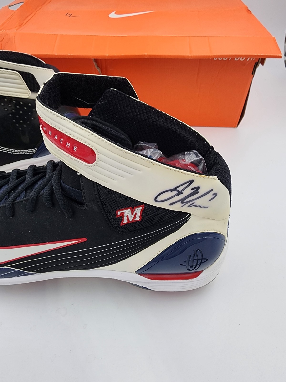 2009 Joe Mauer Game Sample Baseball Cleats Nike Air Huarache Signed Autographed 