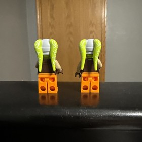  2 NEW Star Wars Hera Syndulla Dark Tan Arms Lego Minifigure 75053 75127