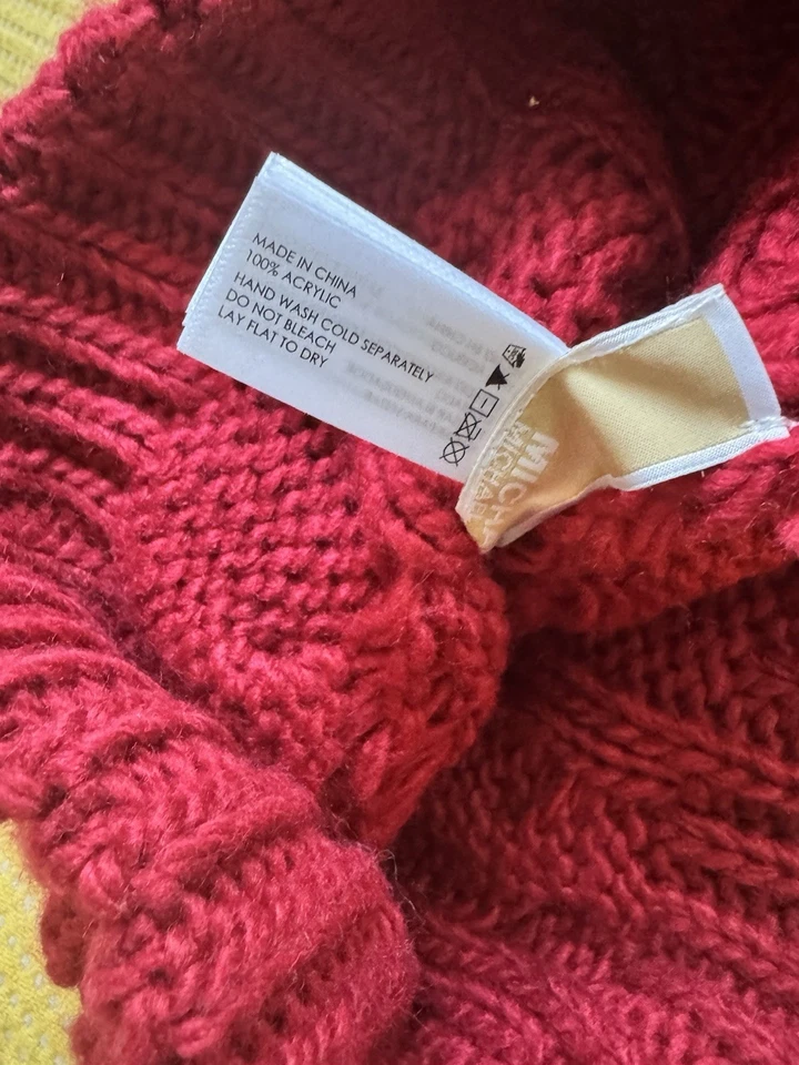 Gorro Michael Kors Rojo Tejido con Cable Nuevo con etiquetas Foto 4 de 4