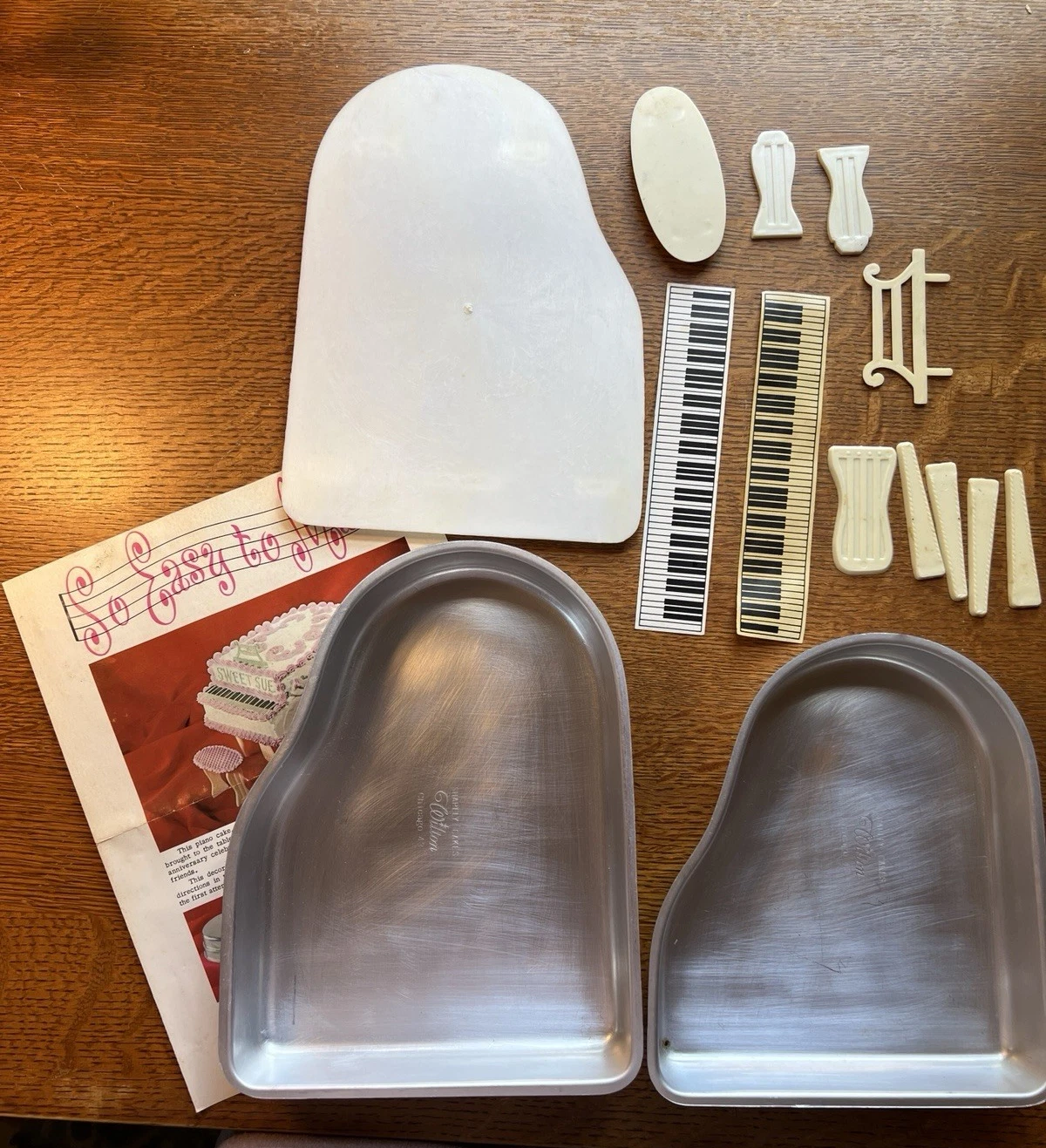 Wilton Piano Cake Pan Kit Domino Sugar Offer Pans and Accessories
Opens in a new window or tab