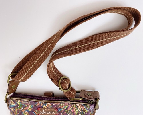 Sakroots Medium Crossbody Handbag Burgundy Colorful Bird Print Fits Small Tablet - Picture 5 of 5