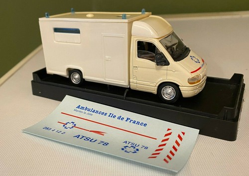 RENAULT MASTER AMBULANCE VEREM Réf: V283 - Foto 2 di 5