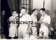 U-BOOT-KRIEG FOTO  KDT W. DOMMES KDT J.OESTEN und Hans-Heinrich Possin in PENANG