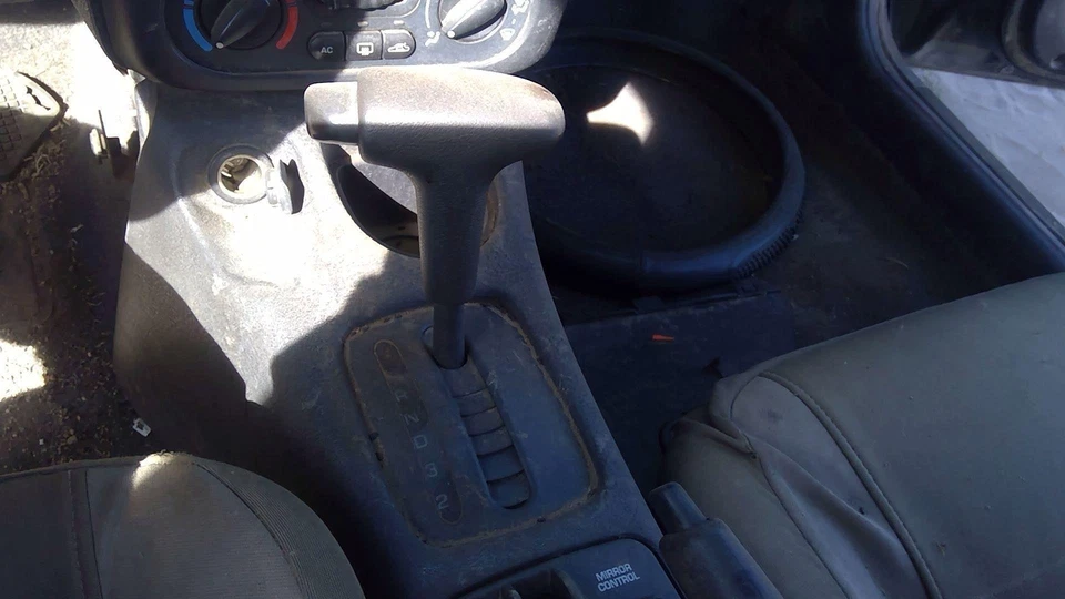 2000 Saturn Sl2 Floor Shifter Lever Assembly Shift Unit Automatic Transmission - Image 3 of 4