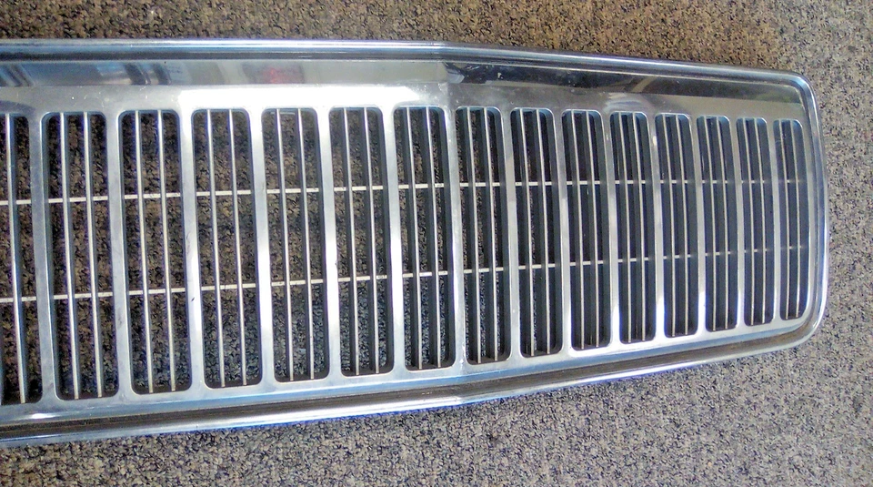 Rejilla cromada Mercury Grand Marquis Grill Colony Park Wagon 88-91 LOC-123DG Foto 4 de 4