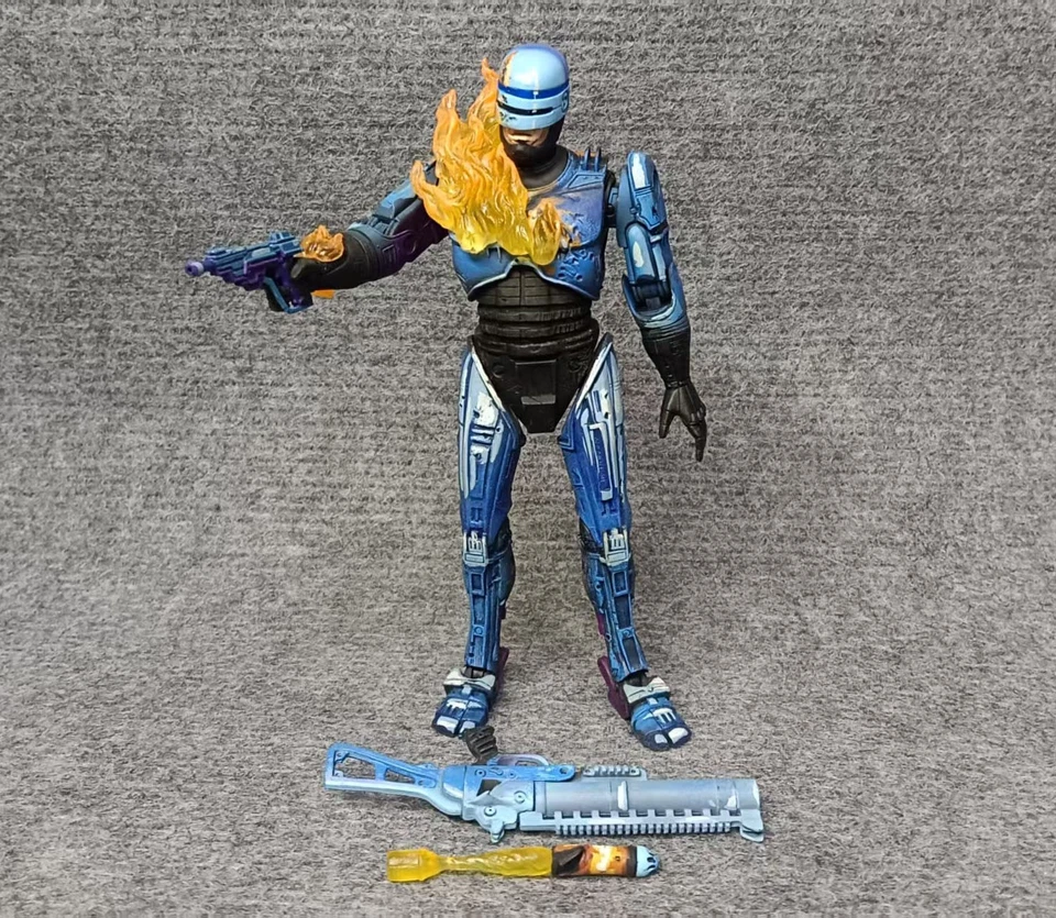 Robocop Vs The Terminator Robocop Flamethrower action Figure 6" loose - Image 2 of 4