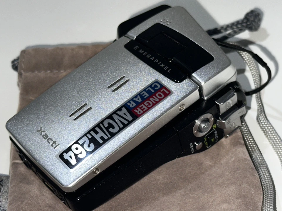 Sanyo Digital Camera VPC-CG65 Xacti - 6MP Silver - boxed- excellent  - Image 3 of 4