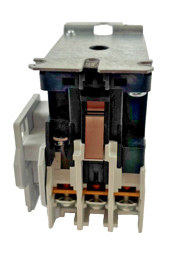 Eaton CN35BN3AB 20A 3‑Pole Electrically Held Lighting Contactor 110/120 VAC Coil - Image 3 of 4