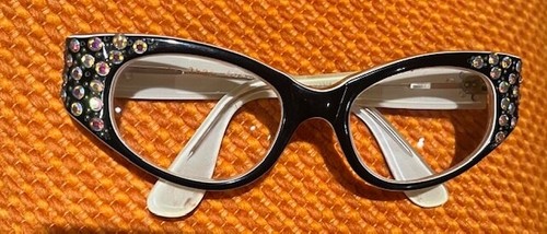 Vintage 50s CAT EYE w/ Rhinestones - Swank Frame France