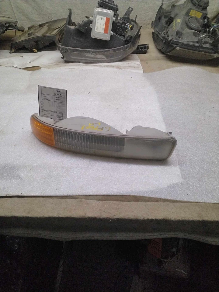 99 00 01 02 03 04 05 06 07 GMC SIERRA 2500 Driver Marker Turn Signal Fog Light - Imagem 2 de 3