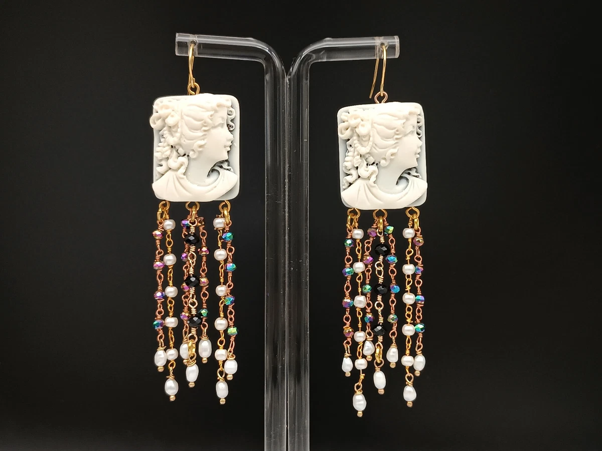 Boucles D'oreilles Pendantes Ailes D'ange En Agate Blanche Et Cristal Bleu - Fermoir à Vis, Neuf
