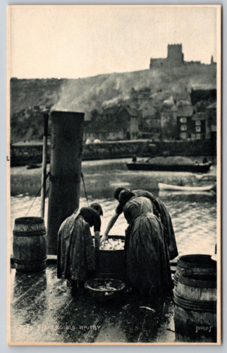 Fishergirls in Whitby England - Judges Ltd No 3939 - Postcard 9792 - Picture 1 of 3
