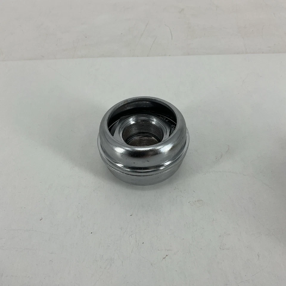 Juego de pedalier de bicicleta cromado YST Corp BB-621 NOS Foto 2 de 4