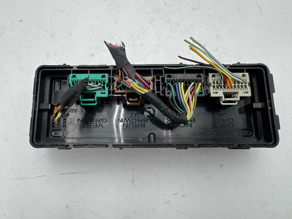 14-17 凯迪拉克 ATS 加热器控制开关 13506229 通用接收器模块 13594964 — 第 2/4 张图片