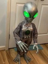 Home Accents Holiday 36-inch Animated LED Dancing Alien retired Halloween Prop