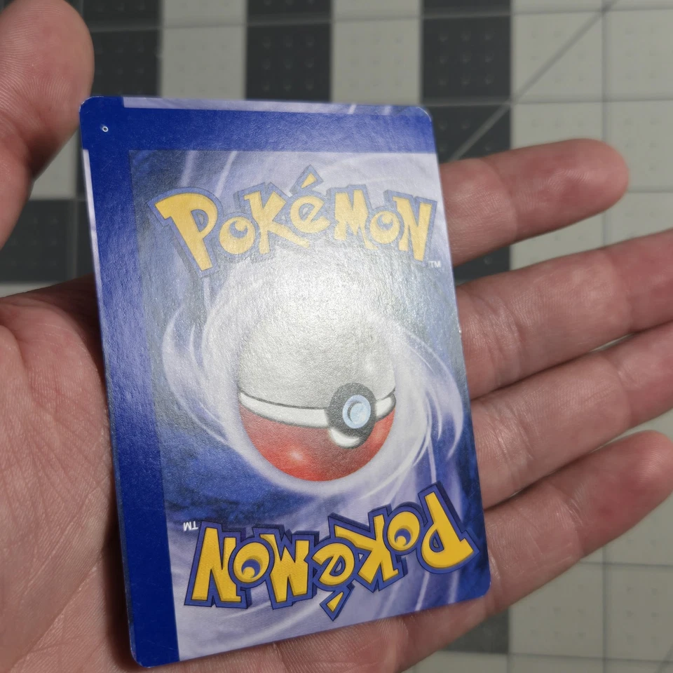 Pokemon Inverted Back Misalignment Miscut Error Fighting Energy WOTC Card - Image 3 of 4