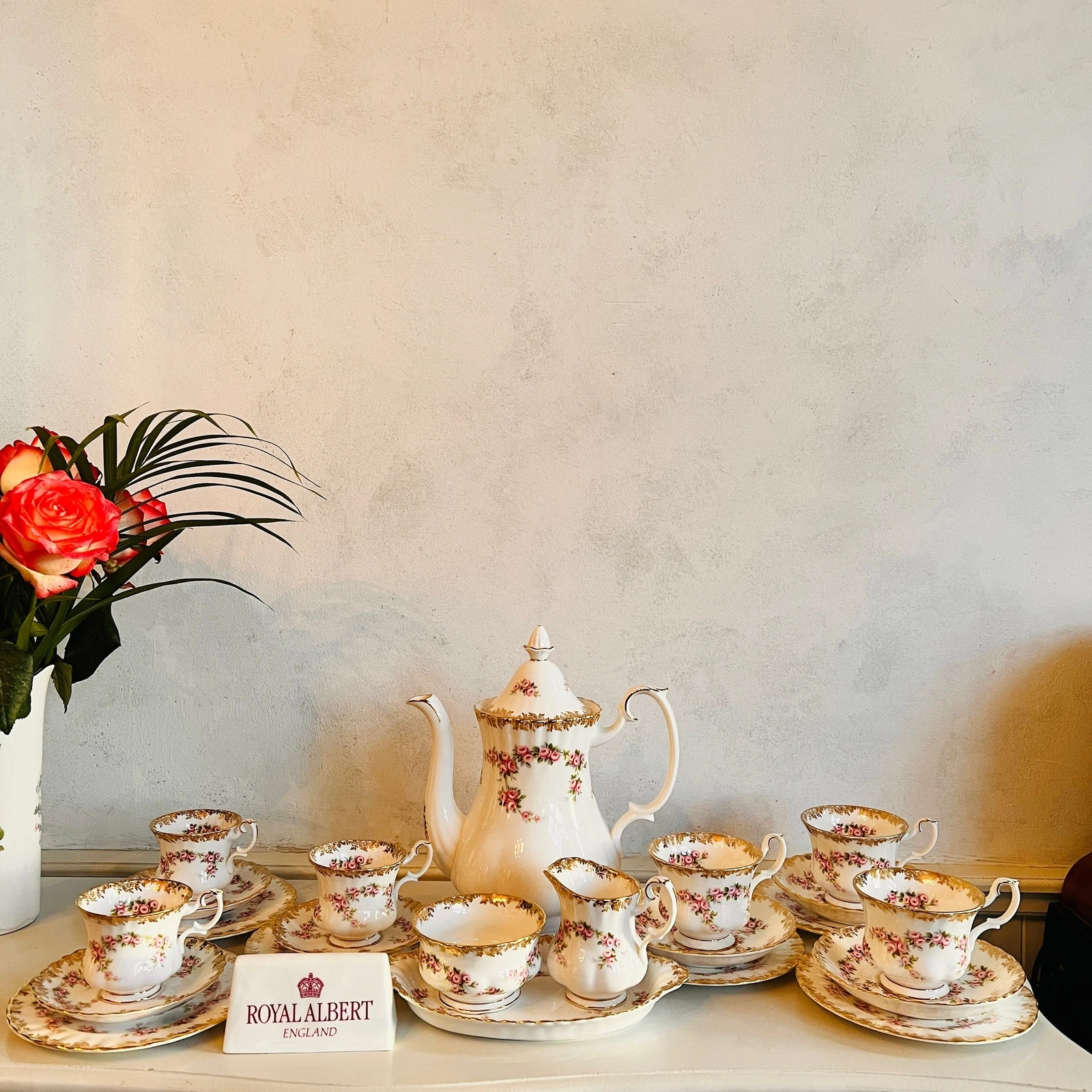 ロイヤルアルバート　  DIMITY ROSE セット Royal Albert Dimity Rose China Set – 1969 Limited Edition, English