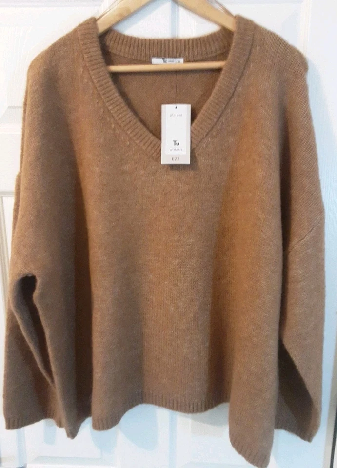 BNWT Tu Light Brown Wool Blend V Neck Long Sleeve Jumper Size 18 Length 26" - Image 3 of 4