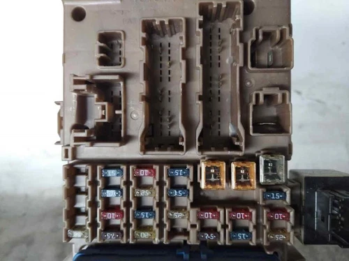 8264102040 Caja Reles/Fusibles para TOYOTA COROLLA (E12) 1.6 Linea Luna B 114398 - Imagen 2 de 10