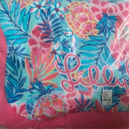 Lilly Pulitzer Critter Shell Beach Towel Sea Glass Aqua Rainforest Retreat - Picture 6 of 6
