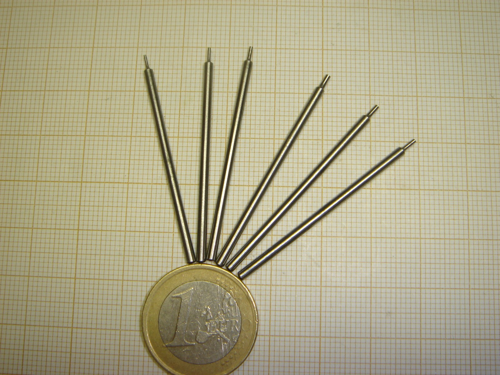 Chasser des axes de montres facilement avec ces 6 mini poinçons en acier