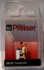 Preiser HO 28137 Individual Figure -- Tasting the Dinner