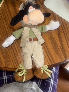 Disney Goofy Safari Plush Large Kids Toy World Animal Kingdom 13 Inches Tall NWT