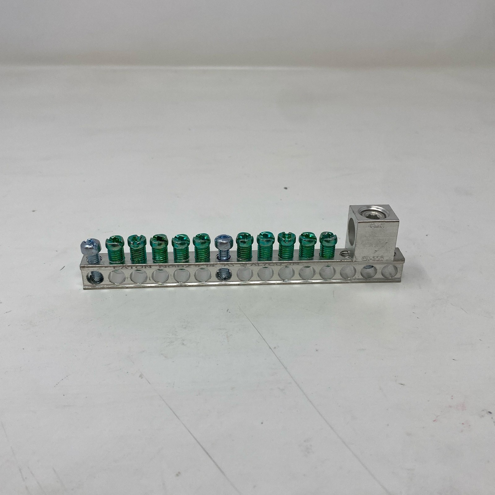 Eaton GBK1020 Ground Bar Kit, 10-Terminal 2/0 Lug, Silver/Green