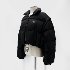 Prada Blouson court rembourré convertible en jacquard pour femmes 148810493