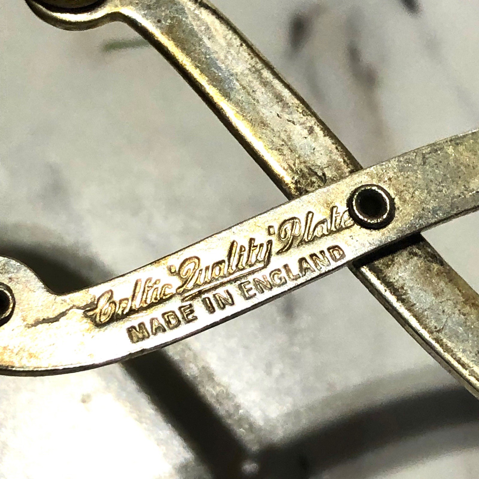 Celtic Quality England Antique 2-7/8in Candy Jar Lid Built-In Scissoring Tongs