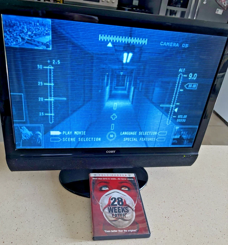 Coby TFDVD2290 22” 720p LCD TV/DVD Player RGB/RCA/VGA/HDMI S-Video Retro Gaming - Image 3 of 4