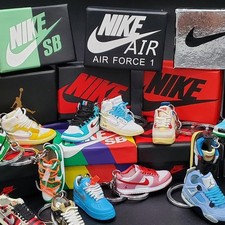 Mini Sneaker Keychain - Collectible Streetwear Accessory