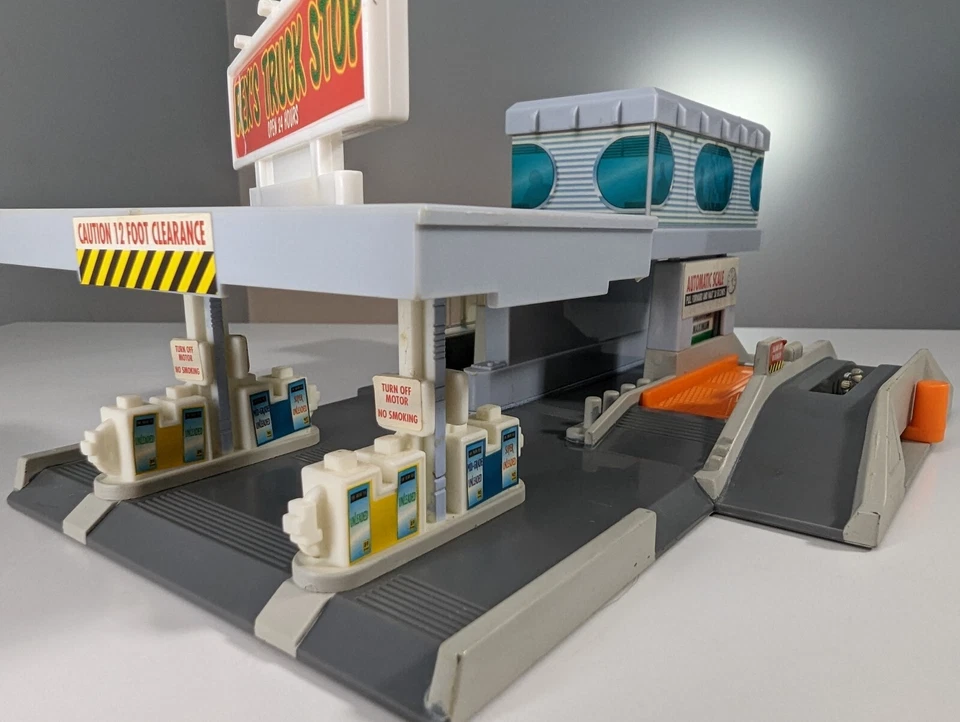 PARTS Micro Machines Playset Deep Sea Drive Thru, Rex's Truck Stop, Merkin Motor - Image 3 of 4