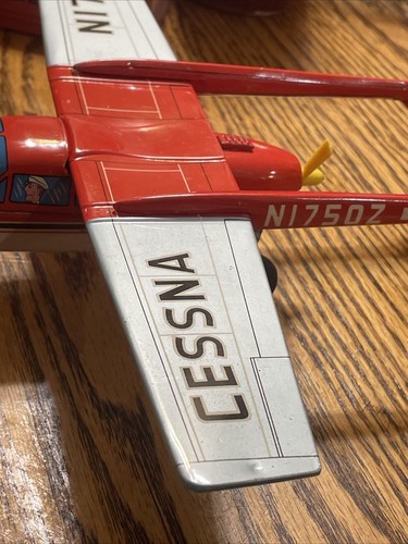 Cragstan Skymaster Cessna Tin Litho Airplane Friction Powered w/ Original box - Picture 9 of 16