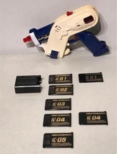 Vintage 1997 Bandai Beetleborgs Data Laser Toy Blaster complete 5 Input Cards +2