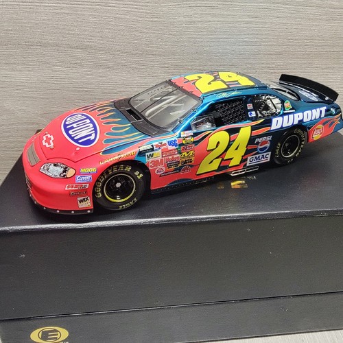 Jeff Gordon #24 DuPont 2004 Monte Carlo Elite Color Chrome 1 of 804 P/N 402373 - Picture 2 of 7