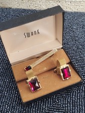 Vintage Swank formalwear accessory set, tie bar and wraparound mesh cufflinks.