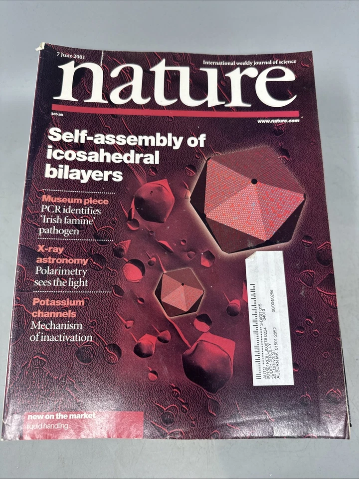 Lot of 20 Nature Magazines Weekly Journal of Science All from Year 2001 - Image 4 of 4