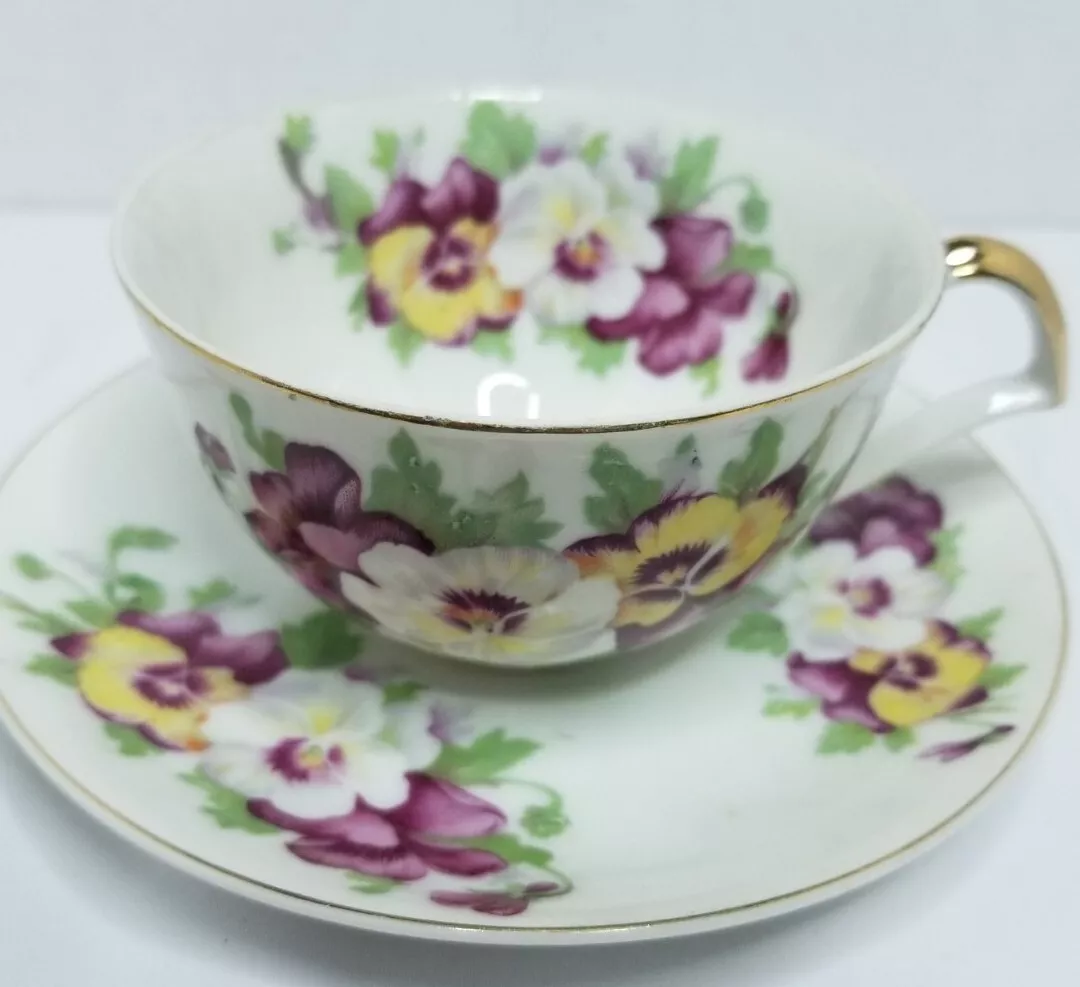 Saji Fancy China, Pansie Pattern Tea Cup & Saucer Set, Occ. Japan