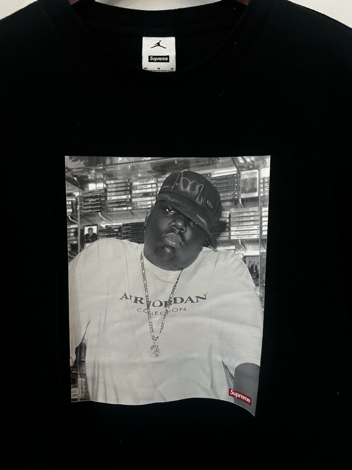 Chemise noire Supreme Jordan Biggie M Medium EN MAIN