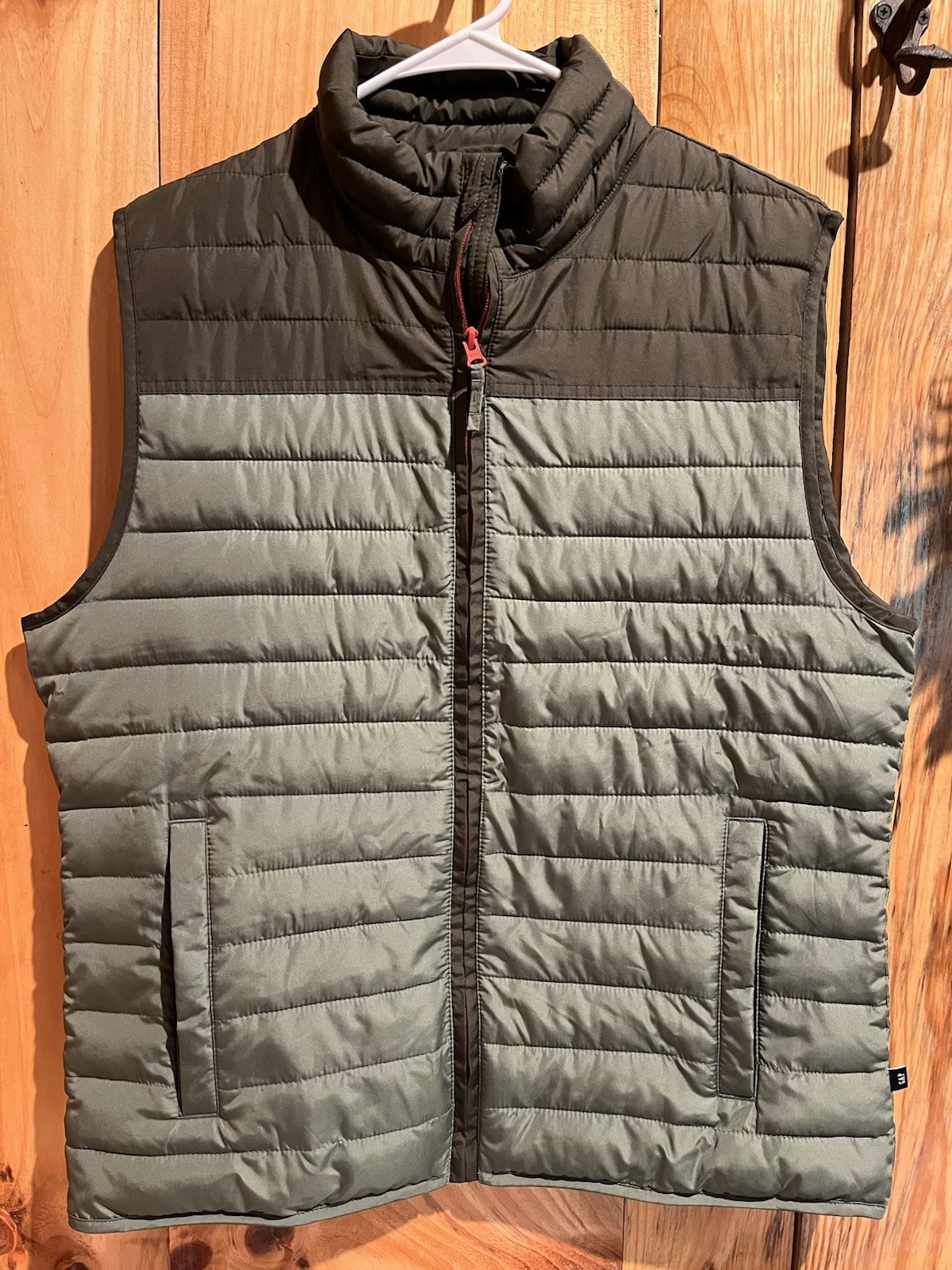 Gap Cold Control Men’s Two Toned Green Quilted Puffer Vest Size M