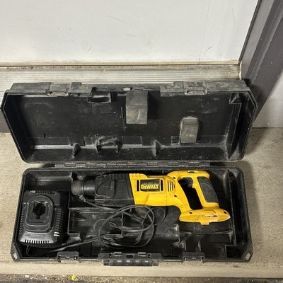 DeWalt DW999  18V  7/8'' Rotary Hammer Bare tool/Case!! Plus Charger!