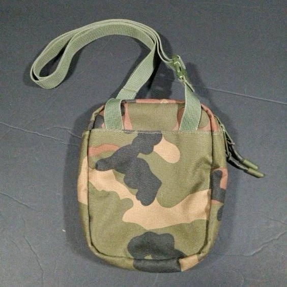Herschel Mini 5”Crossbody Nylon  Crosshatch Dual Zip Front Pouch Strap Camo - Image 4 of 4