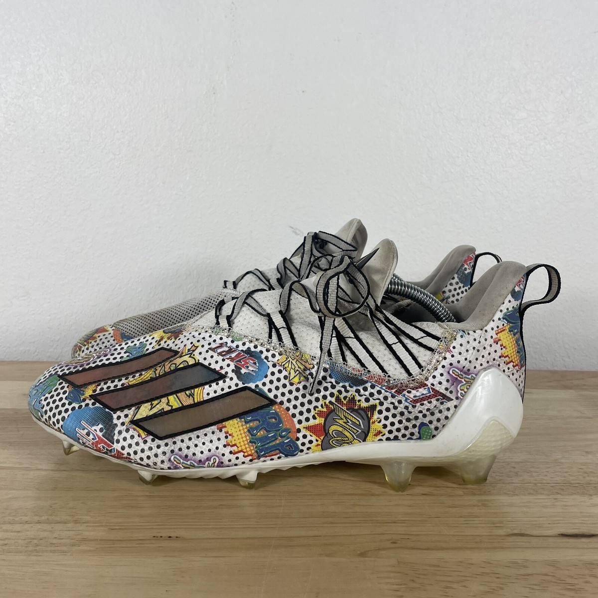 プルメリア Adidas Adizero 11.0 Comics Football Cleats Multicolor Print