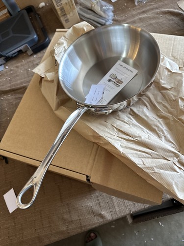Mauviel M'Cook Curved Splayed Saute Pan 24cm 9.5 Inch 3.2 Qt. - Picture 5 of 6
