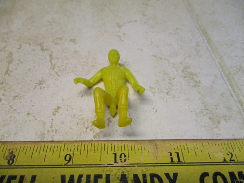 VTG Yellow Wagon Farmer Tractor Driver 60mm Plastic Figure Marx MPC Ideal A6