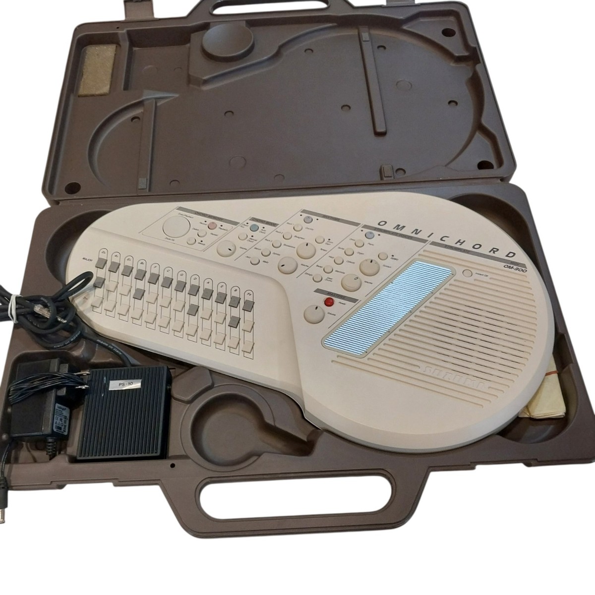 Vintage SUZUKI OMNICHORD OM-300 Synthesizer Case Pedal Ps-10