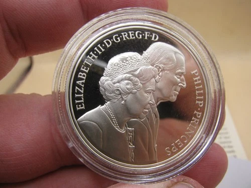 BULLION - 1997 Metric 1oz Capsuled Silver Proof £5 Coin Crown Golden Wedding