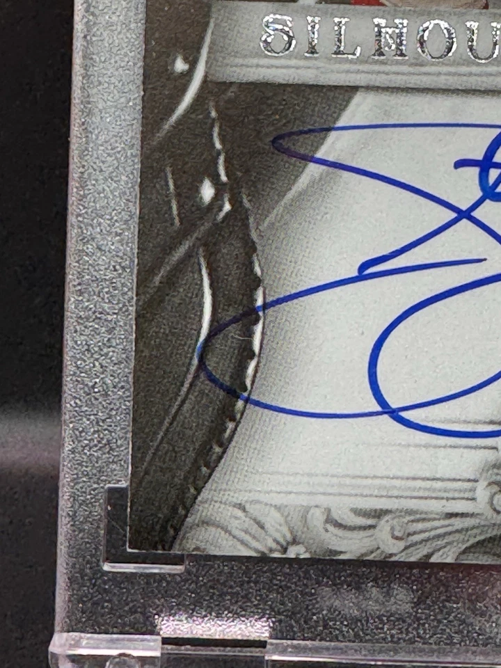 Steve Yzerman 2012-13 Panini Anthology Silhouette Signature Patch Auto #28 - Image 4 of 4