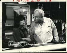 1982 Press Photo Denise Miller & Carroll O'Connor on "Archie Bunker's Place"